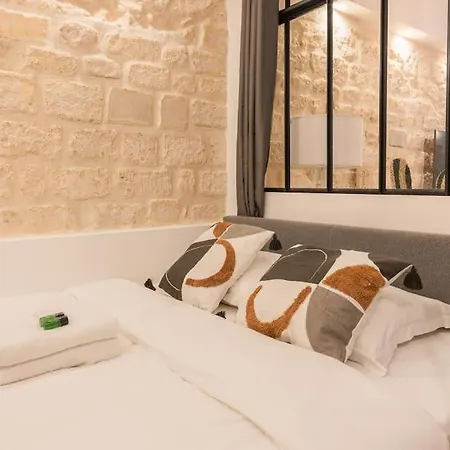 Appartamento Design Architect Loft For 10 Guests Near Metro