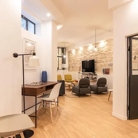 Appartamento Design Architect Loft For 10 Guests Near Metro