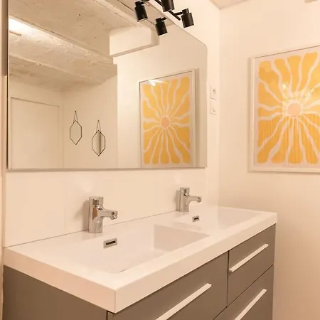 Design Architect Loft For 10 Guests Near Metro Appartamento